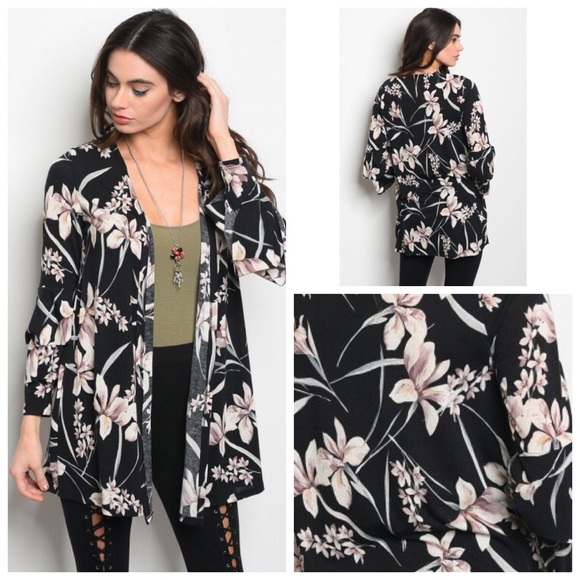 🆕Black floral kimono - Picture 1 of 4